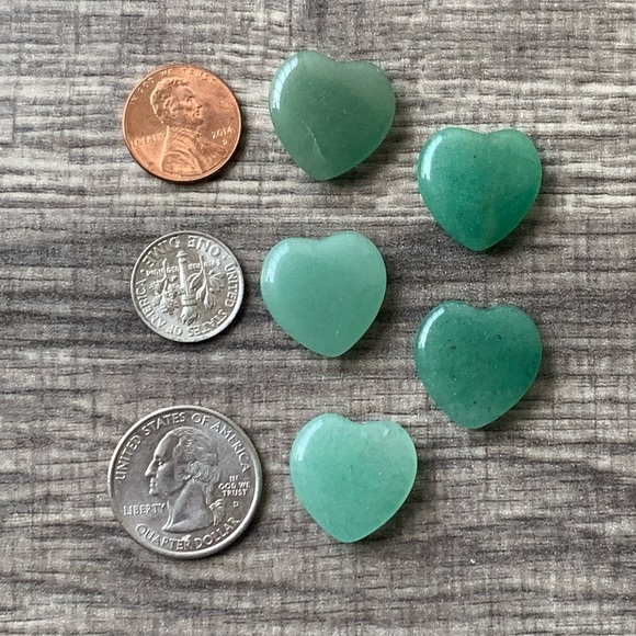 🆑 2 Mini Heart Shape Jade Stone Crystals 🆑 - Picture 3 of 3